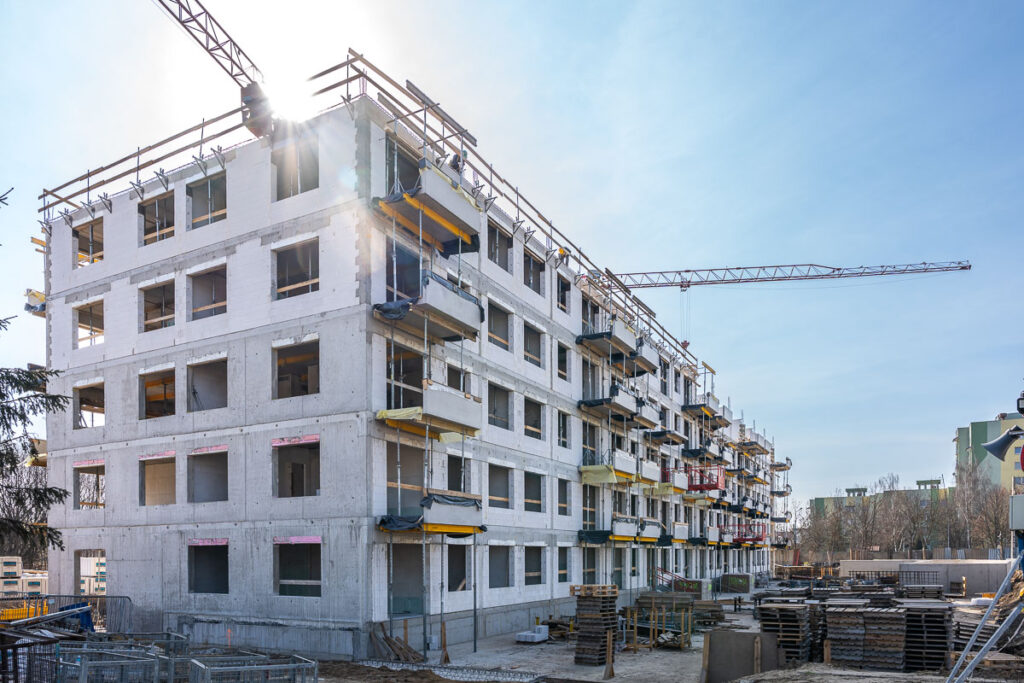 Budowa nowoczesnego budynku mieszkalnego na wrocławskim osiedlu - fotografia inwestycji Wrocław