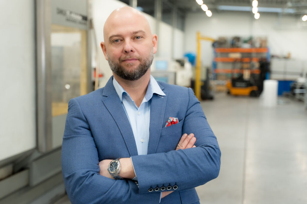 Profesjonalny portret właściciela firmy przmysłowej - Fotografia Biznesowa Wrocław