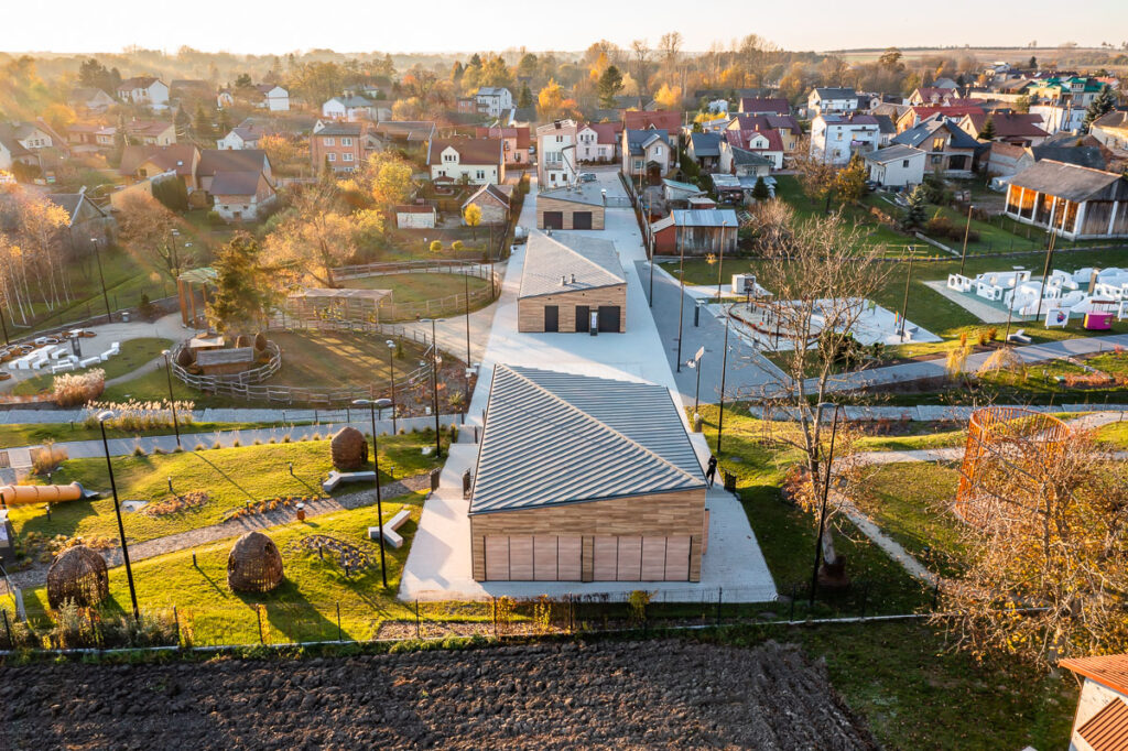 Nowa inwestycja widziana z góry - Fotografia z Drona Wrocław